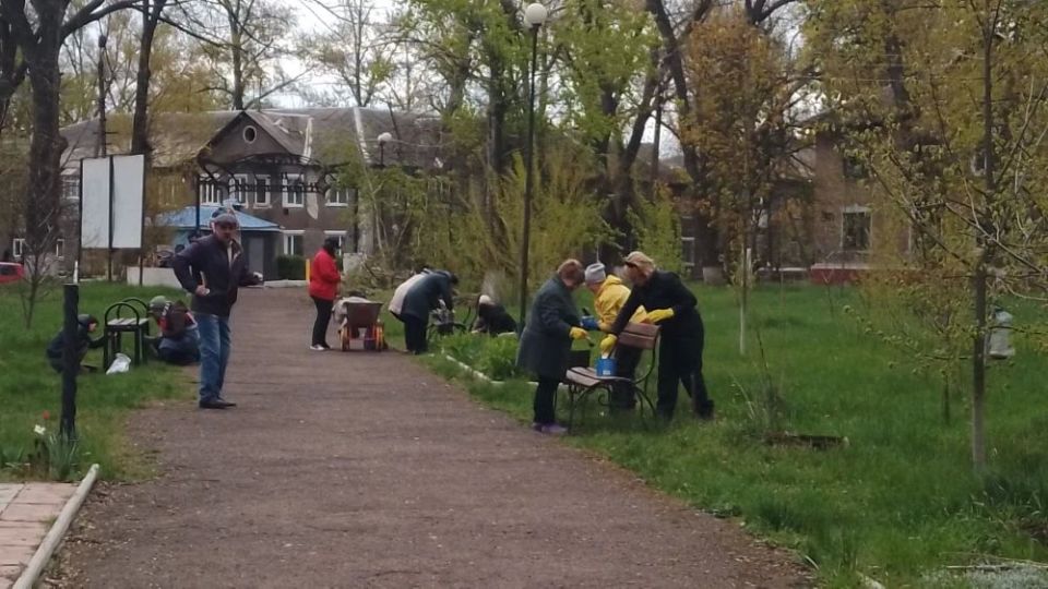 Сегодня в Суходольске в парке им. В. Терешковой прошел Всероссийский субботник, в котором приняли участие 78 человек Сегодня в Суходольске в парке им. В. Терешковой прошел Всероссийский субботник, в котором приняли участие 78 человек