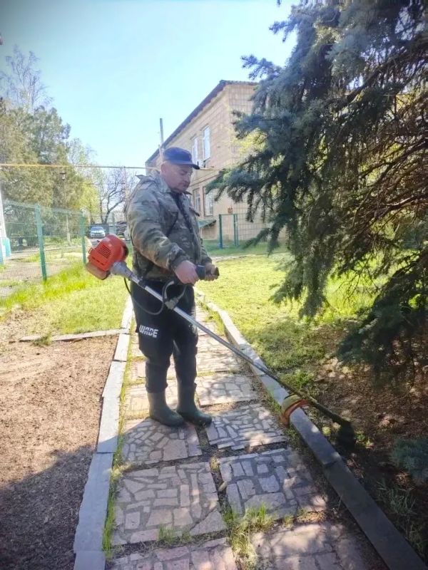 Чистота и уют родного края: Новоайдарский округ присоединился к Всероссийскому субботнику Чистота и уют родного края: Новоайдарский округ присоединился к Всероссийскому субботнику