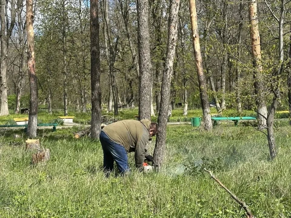 Ровеньки присоединились к масштабному всероссийскому субботнику, который проводится в рамках федерального проекта «Формирование комфортной городской среды» национального проекта «Инфраструктура для жизни» Ровеньки присоединились к масштабному всероссийскому субботнику, который проводится в рамках федерального проекта «Формирование комфортной городской среды» национального проекта «Инфраструктура для жизни»