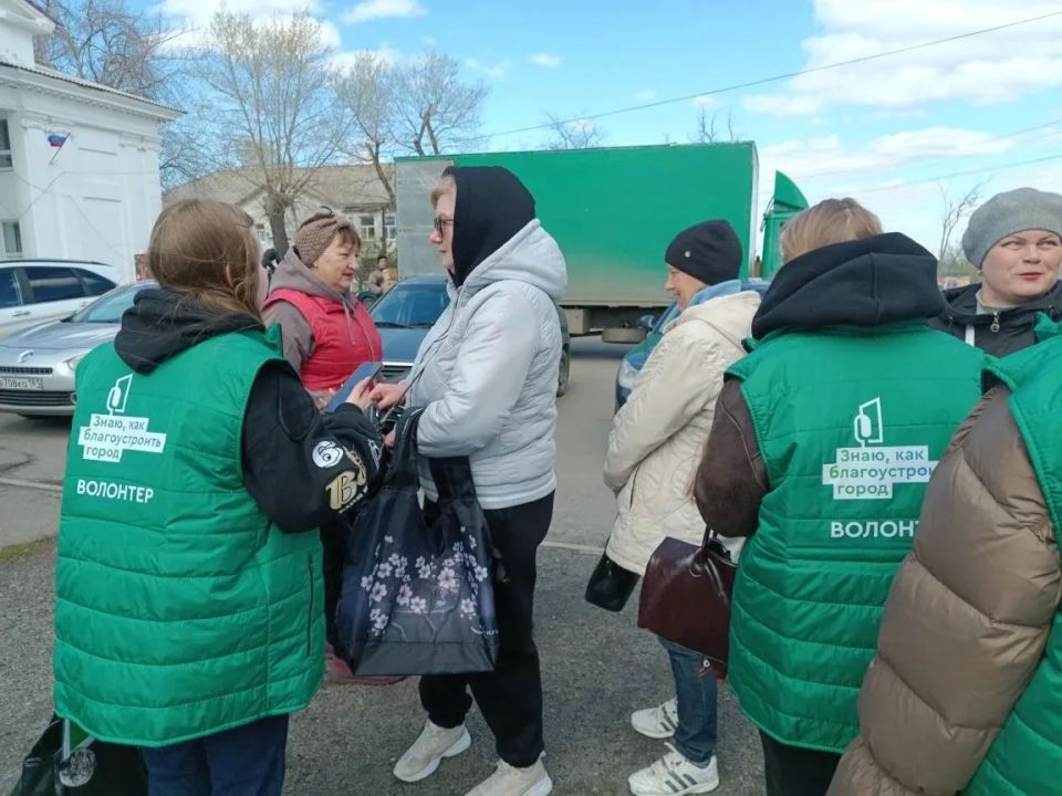 25 апреля 2026 в городе Ровеньки прошел традиционный Всероссийский субботник масштабная акция, объединившая сотни неравнодушных граждан 25 апреля 2026 в городе Ровеньки прошел традиционный Всероссийский субботник масштабная акция, объединившая сотни неравнодушных граждан