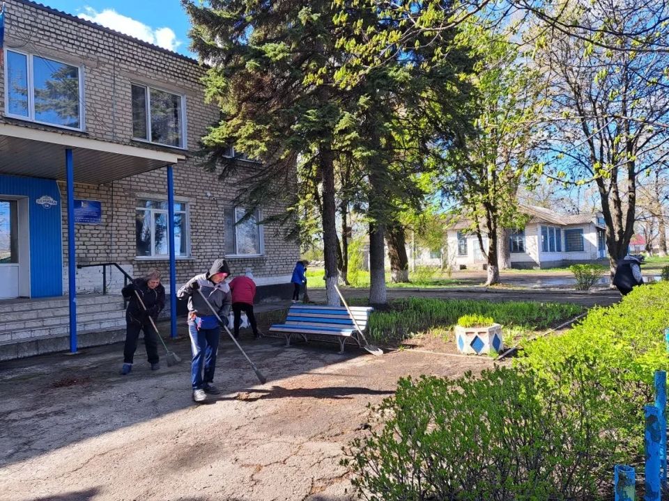 На территории муниципального образования городской округ город Ровеньки Луганской Народной Республики состоялся Всероссийский субботник На территории муниципального образования городской округ город Ровеньки Луганской Народной Республики состоялся Всероссийский субботник