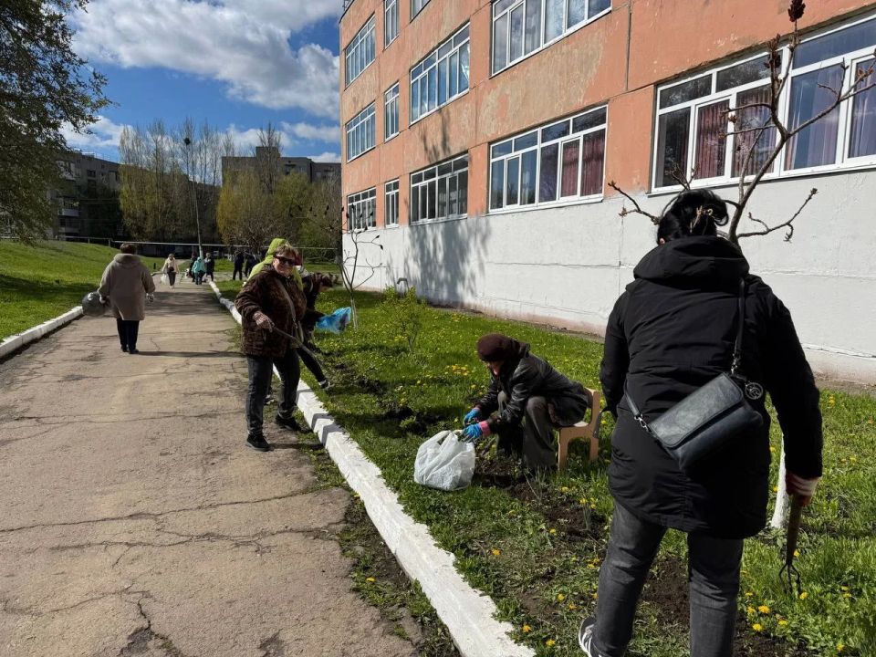 Сегодня наш муниципалитет активно приводится в порядок после зимнего сезона Сегодня наш муниципалитет активно приводится в порядок после зимнего сезона