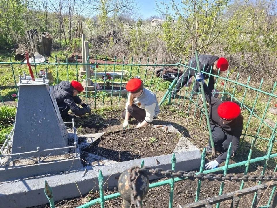 На территории муниципального образования городской округ город Ровеньки Луганской Народной Республики состоялся Всероссийский субботник На территории муниципального образования городской округ город Ровеньки Луганской Народной Республики состоялся Всероссийский субботник