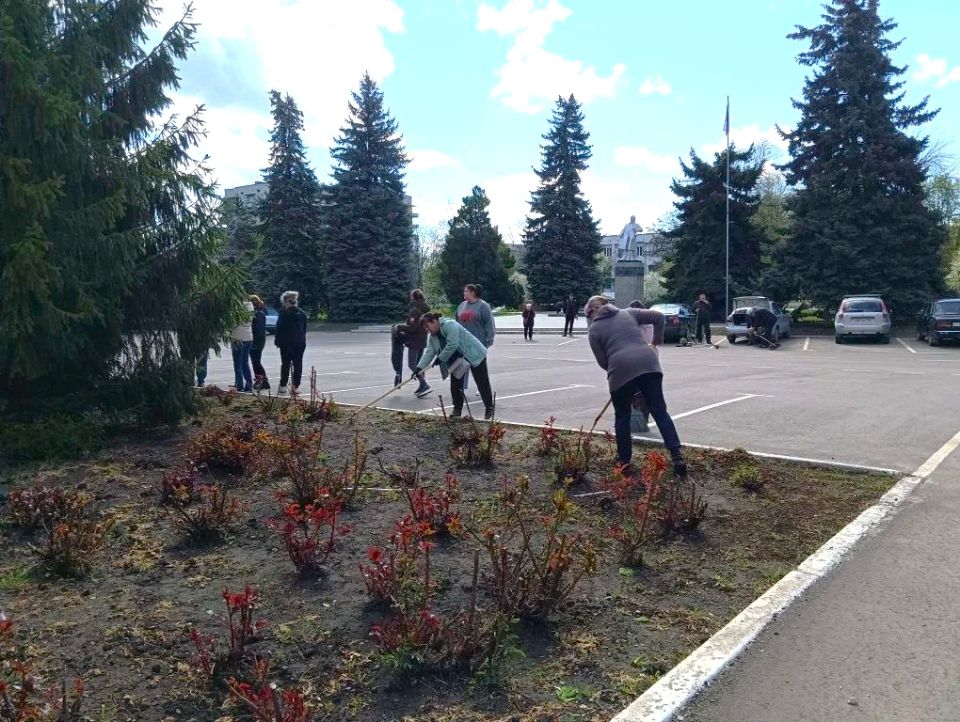 Славяносербский округ присоединился ко Всероссийскому субботнику: администрация и депутаты вместе за чистоту и уют! Славяносербский округ присоединился ко Всероссийскому субботнику: администрация и депутаты вместе за чистоту и уют!