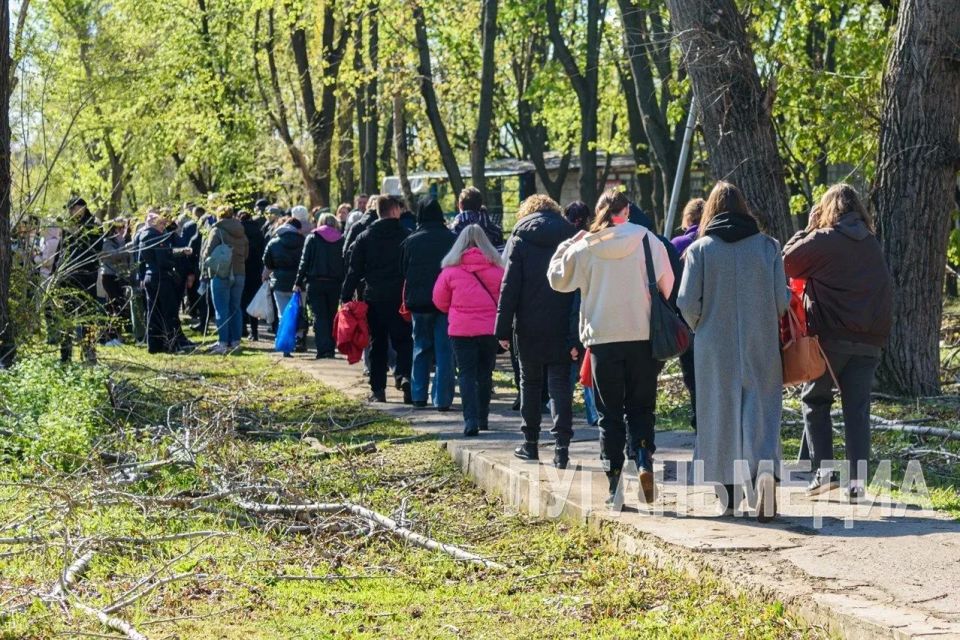 В Луганске прошел Всероссийский субботник В Луганске прошел Всероссийский субботник