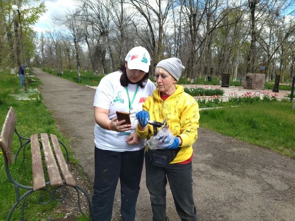 Сегодня в Суходольске в парке им. В. Терешковой прошел Всероссийский субботник, в котором приняли участие 78 человек Сегодня в Суходольске в парке им. В. Терешковой прошел Всероссийский субботник, в котором приняли участие 78 человек