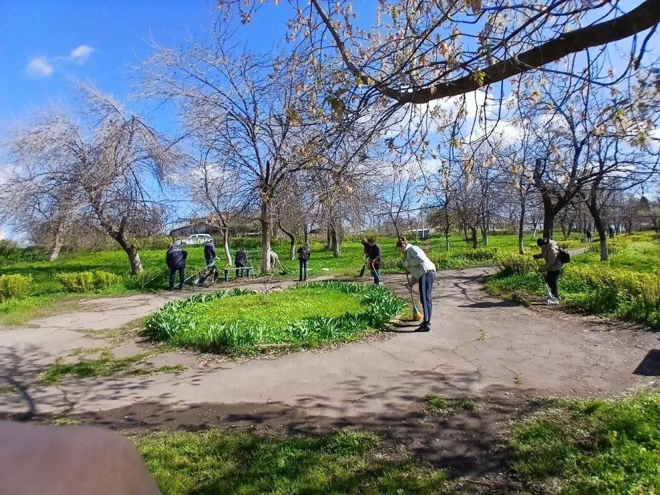 Артемовцы вышли на Всероссийский субботник Артемовцы вышли на Всероссийский субботник