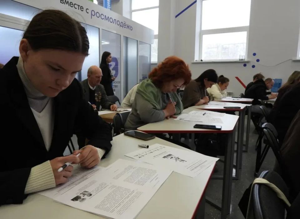 В молодёжном центре прошла международная историческая акция «Диктант Победы — 2026»! В молодёжном центре прошла международная историческая акция «Диктант Победы — 2026»!