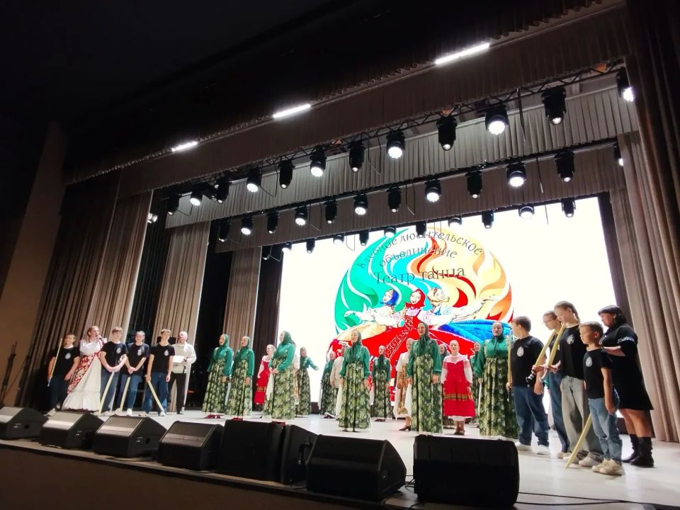 25 апреля в МБУ «Станично-Луганский дворец культуры» состоялся потрясающий сольный концерт клубного любительского объединения театра танца «РЕКА» 25 апреля в МБУ «Станично-Луганский дворец культуры» состоялся потрясающий сольный концерт клубного любительского объединения театра танца «РЕКА»