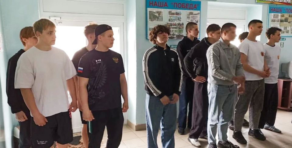 «ЧЕСТЬ ИМЕЮ»: на стадионе «Победа» встретились студенты, старшеклассники и герои СВО «ЧЕСТЬ ИМЕЮ»: на стадионе «Победа» встретились студенты, старшеклассники и герои СВО