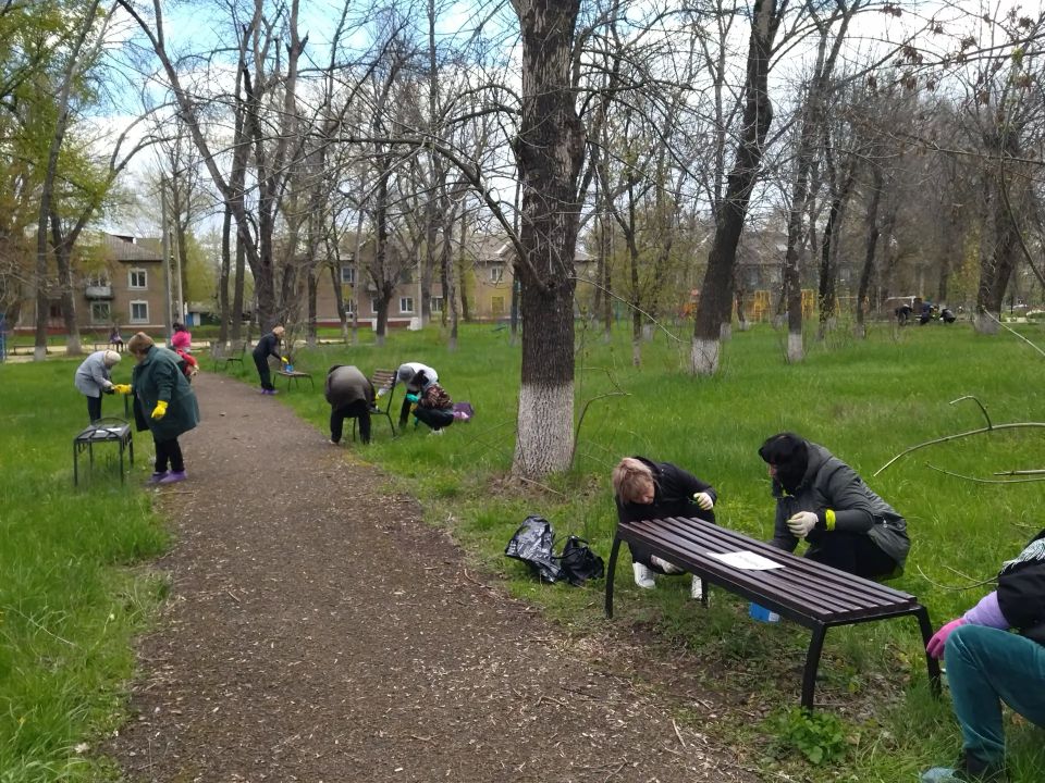 Сегодня в Суходольске в парке им. В. Терешковой прошел Всероссийский субботник, в котором приняли участие 78 человек Сегодня в Суходольске в парке им. В. Терешковой прошел Всероссийский субботник, в котором приняли участие 78 человек