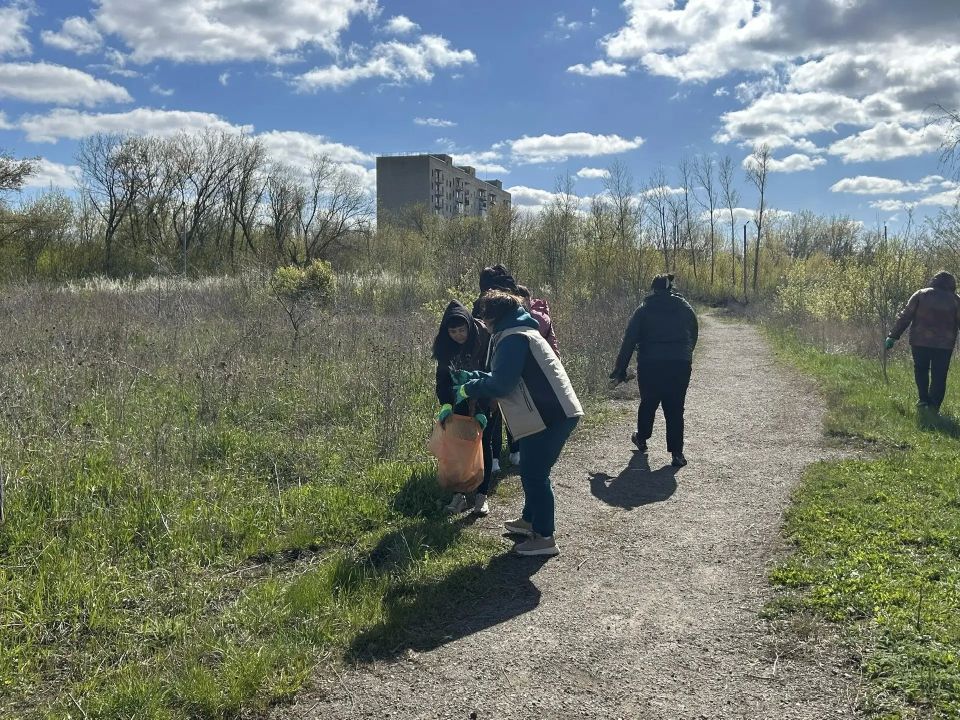 Сегодня наш муниципалитет активно приводится в порядок после зимнего сезона Сегодня наш муниципалитет активно приводится в порядок после зимнего сезона