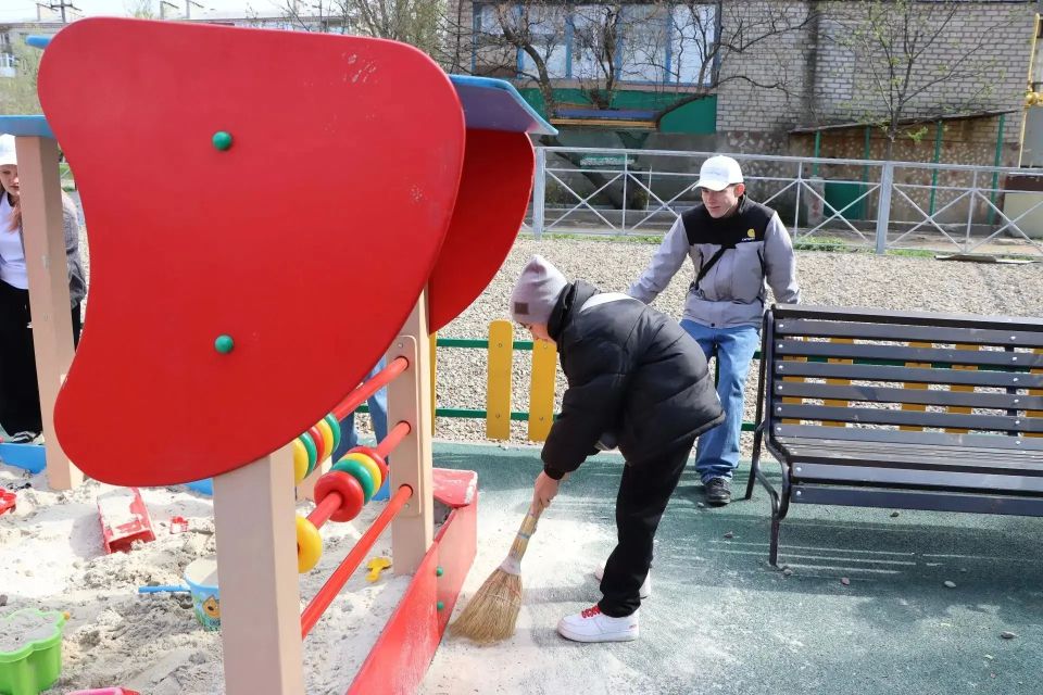 Лутугинский муниципальный округ присоединился к Всероссийскому субботнику Лутугинский муниципальный округ присоединился к Всероссийскому субботнику