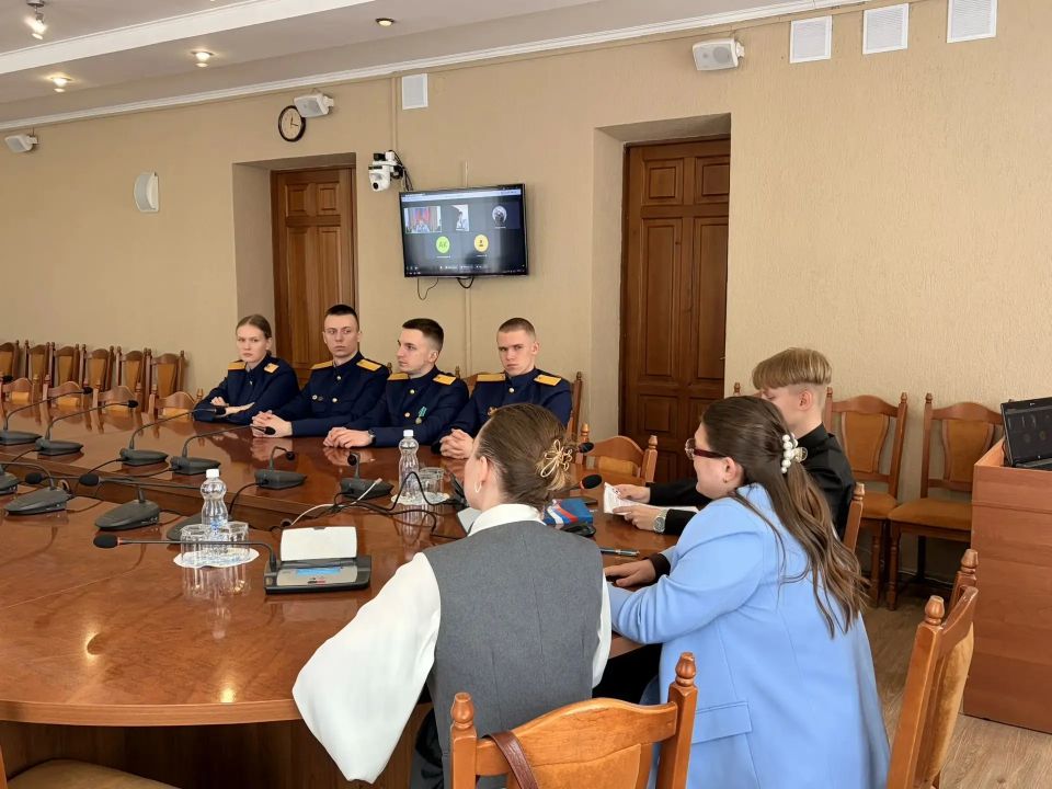 Помним. Гордимся. Чтим подвиг героев-чернобыльцев Помним. Гордимся. Чтим подвиг героев-чернобыльцев