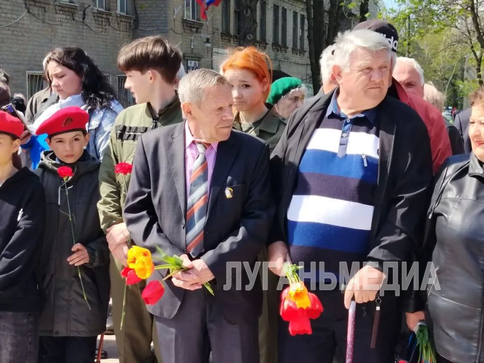 В Стаханове открыли мемориал ликвидаторам аварии на ЧАЭС В Стаханове открыли мемориал ликвидаторам аварии на ЧАЭС
