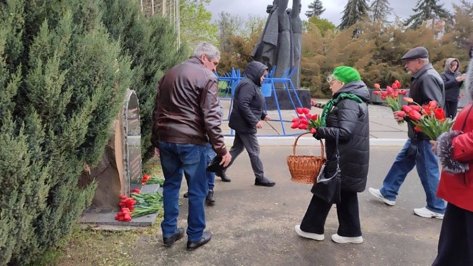 В Александровске отметили годовщину Чернобыльской катастрофы В Александровске отметили годовщину Чернобыльской катастрофы