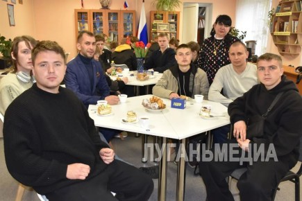 � ����������� ������ ���� �����������, ����������� 80-����� �� ��� �������� ����������� ������������� � ������������� ������� ��������� ������������