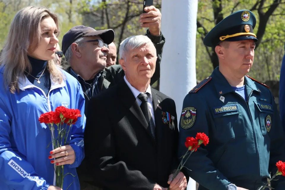 40 лет Чернобылю. Как в Стаханове открыли памятник нашим героям 40 лет Чернобылю. Как в Стаханове открыли памятник нашим героям
