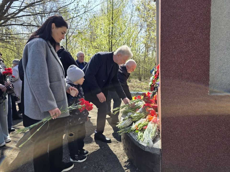 Память сильнее радиации: Совет депутатов почтили 40-летие подвига ликвидаторов Чернобыля Память сильнее радиации: Совет депутатов почтили 40-летие подвига ликвидаторов Чернобыля