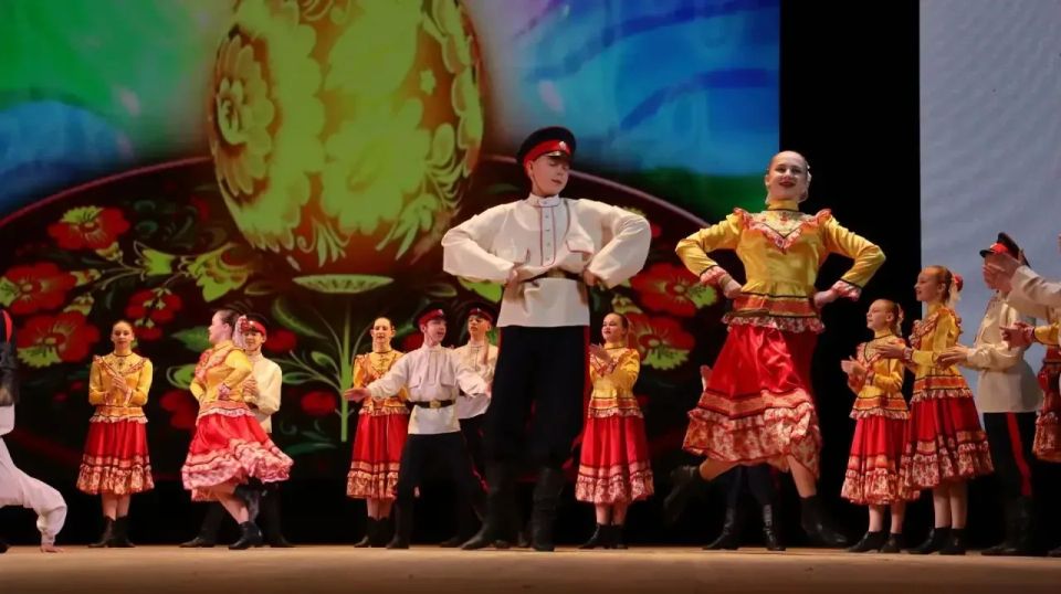 90 лет исполнилось выдающемуся луганскому балетмейстеру Василию Вакуленко 90 лет исполнилось выдающемуся луганскому балетмейстеру Василию Вакуленко