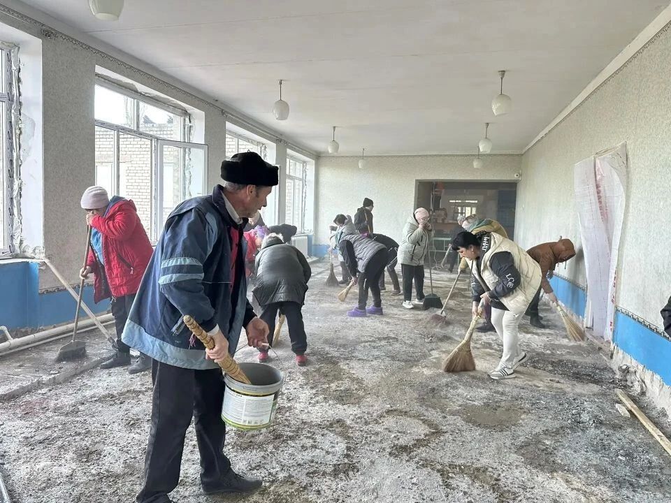 Активисты гуммиссии Молодежки Народного фронта присоединились к Всероссийскому субботнику в пгт Центральном Активисты гуммиссии Молодежки Народного фронта присоединились к Всероссийскому субботнику в пгт Центральном
