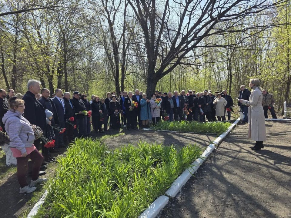 Память сильнее радиации: Совет депутатов почтили 40-летие подвига ликвидаторов Чернобыля Память сильнее радиации: Совет депутатов почтили 40-летие подвига ликвидаторов Чернобыля
