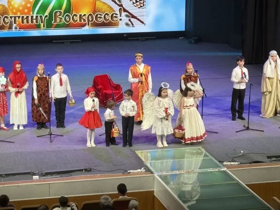 Во Дворце культуры имени Горького прошёл Епархиальный Пасхальный фестиваль «Пасхальная радость» Во Дворце культуры имени Горького прошёл Епархиальный Пасхальный фестиваль «Пасхальная радость»