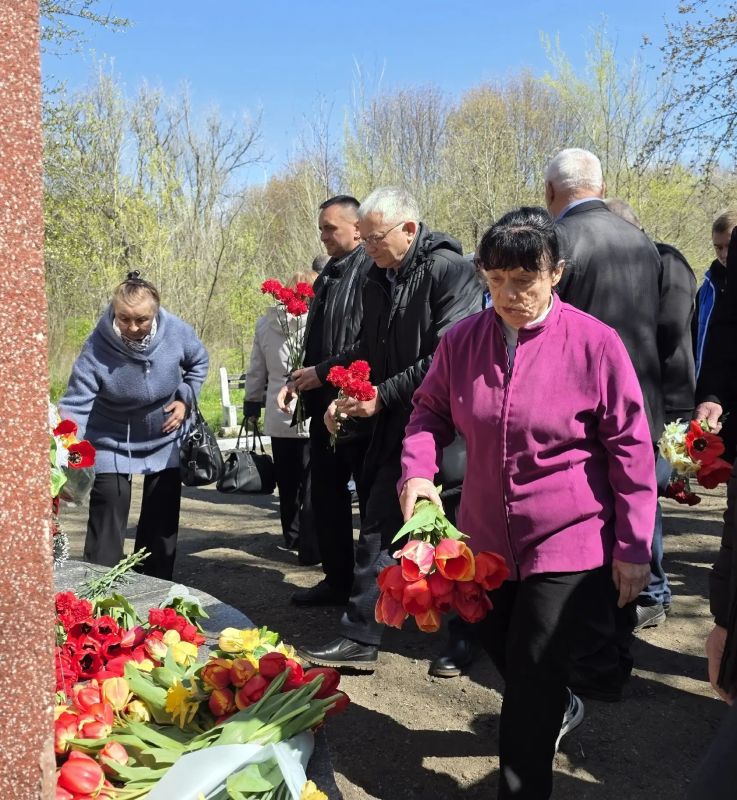 Память сильнее радиации: Совет депутатов почтили 40-летие подвига ликвидаторов Чернобыля Память сильнее радиации: Совет депутатов почтили 40-летие подвига ликвидаторов Чернобыля