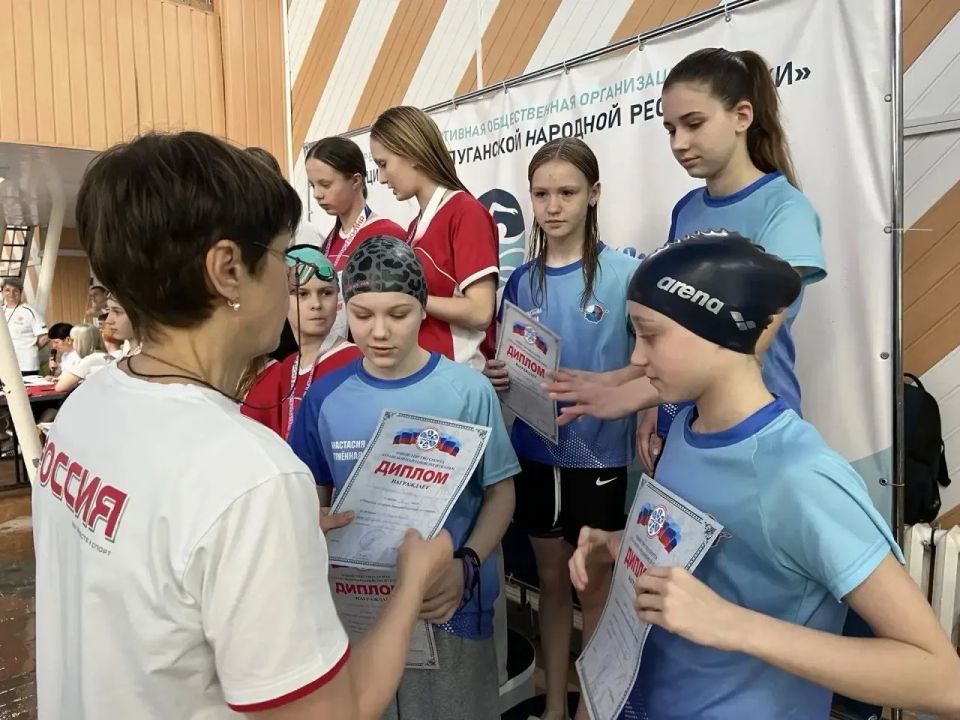 Отличное выступление спортсменов Краснодона в Первенстве Луганской Народной Республики по плаванию Отличное выступление спортсменов Краснодона в Первенстве Луганской Народной Республики по плаванию