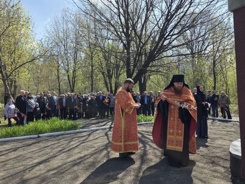 Память сильнее радиации: Совет депутатов почтили 40-летие подвига ликвидаторов Чернобыля Память сильнее радиации: Совет депутатов почтили 40-летие подвига ликвидаторов Чернобыля
