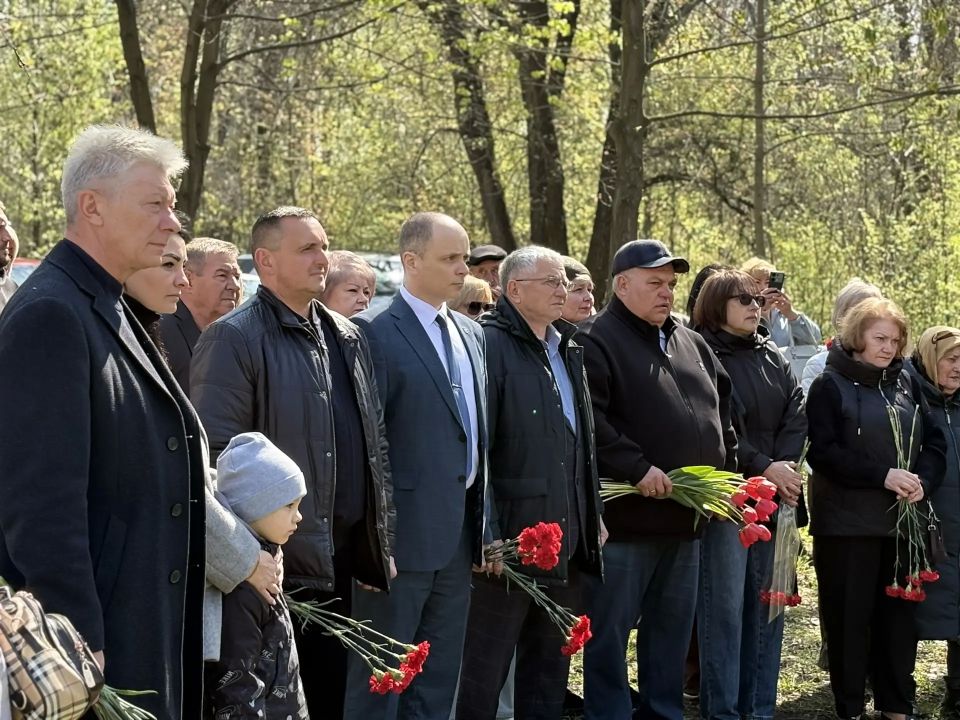 Сегодня, в День участников ликвидации последствий радиационных аварий и катастроф и памяти жертв этих трагедий, мы отдали дань уважения тем, кто ценой своего здоровья и жизни защитил мир от ядерной угрозы Сегодня, в День участников ликвидации последствий радиационных аварий и катастроф и памяти жертв этих трагедий, мы отдали дань уважения тем, кто ценой своего здоровья и жизни защитил мир от ядерной угрозы