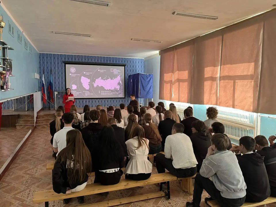 В Краснодонском округе прошёл «Избирательный диктант» для старшеклассников В Краснодонском округе прошёл «Избирательный диктант» для старшеклассников