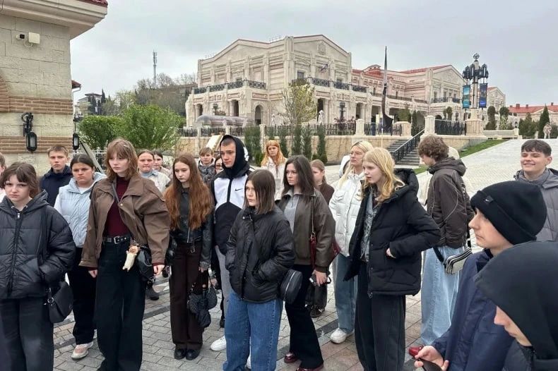 Победители «Премии Первых» проекта «Луганский характер» из Свердловска посетили Новый Херсонес Победители «Премии Первых» проекта «Луганский характер» из Свердловска посетили Новый Херсонес