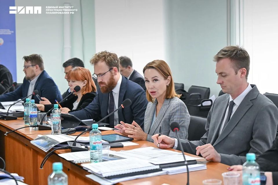 Специалисты Минприроды ЛНР приняли участие в рабочей встрече по обсуждению вопросов в части разработки проектов генеральных планов 13 населенных пунктов Луганской Народной Республики Специалисты Минприроды ЛНР приняли участие в рабочей встрече по обсуждению вопросов в части разработки проектов генеральных планов 13 населенных пунктов Луганской Народной Республики
