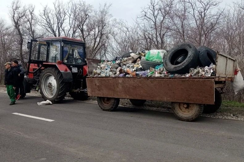 На территории Свердловского муниципалитета продолжается наведение санитарного порядка На территории Свердловского муниципалитета продолжается наведение санитарного порядка