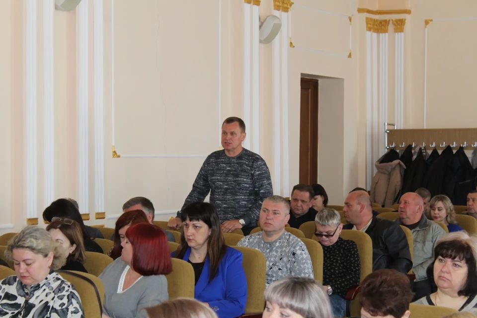 Сегодня провел расширенное аппаратное совещание с участием руководителей структурных подразделений Администрации, территориальных отделов, муниципальных предприятий, ресурсоснабжающих организаций, представителей... Сегодня провел расширенное аппаратное совещание с участием руководителей структурных подразделений Администрации, территориальных отделов, муниципальных предприятий, ресурсоснабжающих организаций, представителей...