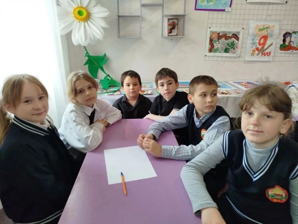 Интеллектуальная игра «Умные Орлята» прошла в Лутугинском доме детского и юношеского творчества Интеллектуальная игра «Умные Орлята» прошла в Лутугинском доме детского и юношеского творчества