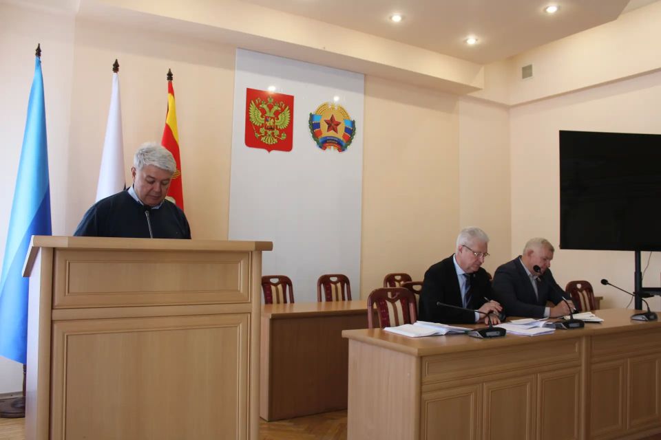 Сегодня провел расширенное аппаратное совещание с участием руководителей структурных подразделений Администрации, территориальных отделов, муниципальных предприятий, ресурсоснабжающих организаций, представителей... Сегодня провел расширенное аппаратное совещание с участием руководителей структурных подразделений Администрации, территориальных отделов, муниципальных предприятий, ресурсоснабжающих организаций, представителей...