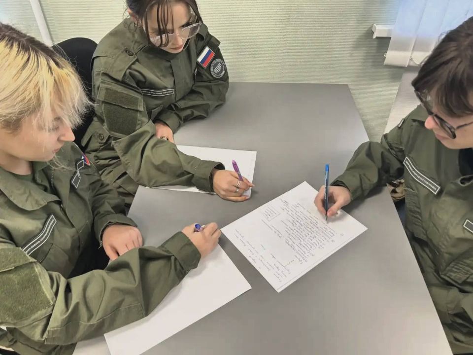 В ЛНР готовятся к созданию нового выпуска газеты «Вечёрка ВОИНа» В ЛНР готовятся к созданию нового выпуска газеты «Вечёрка ВОИНа»