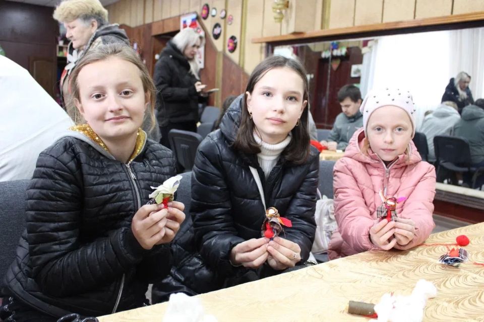 Завершающий аккорд проекта «Игрушки из бабушкиного сундучка» в Александровске! Завершающий аккорд проекта «Игрушки из бабушкиного сундучка» в Александровске!