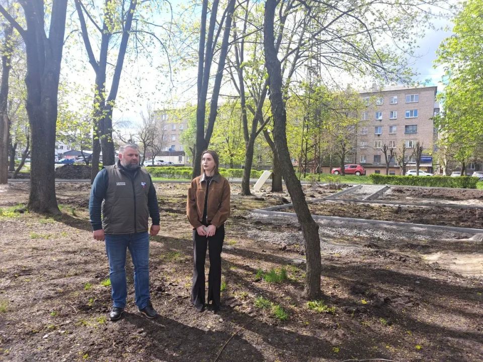 В Свердловске идет масштабная реконструкция сквера «Марс» по народной программе «Единой России» В Свердловске идет масштабная реконструкция сквера «Марс» по народной программе «Единой России»