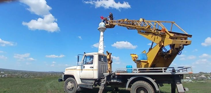 В поселке Изварино провели работы по благоустройству памятного места В поселке Изварино провели работы по благоустройству памятного места