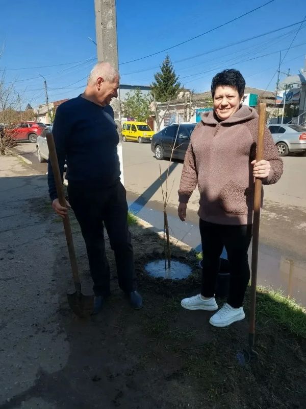 Коллектив Минюста ЛНР присоединился ко Всероссийскому субботнику Коллектив Минюста ЛНР присоединился ко Всероссийскому субботнику