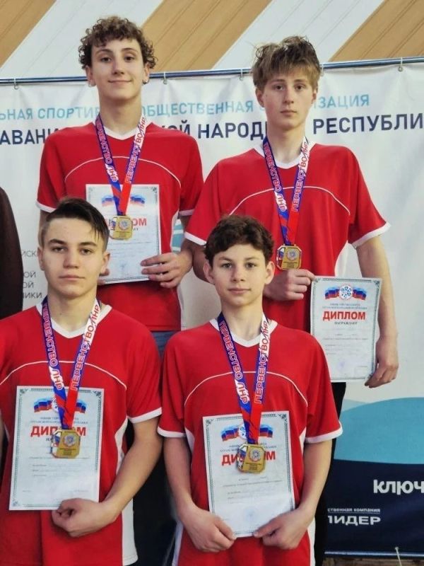 Алчевские пловцы заняли призовые места в Первенстве по плаванию Алчевские пловцы заняли призовые места в Первенстве по плаванию