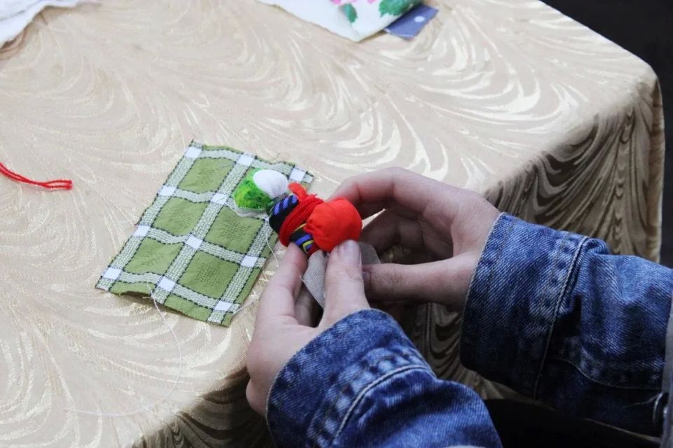 Завершающий аккорд проекта «Игрушки из бабушкиного сундучка» в Александровске! Завершающий аккорд проекта «Игрушки из бабушкиного сундучка» в Александровске!