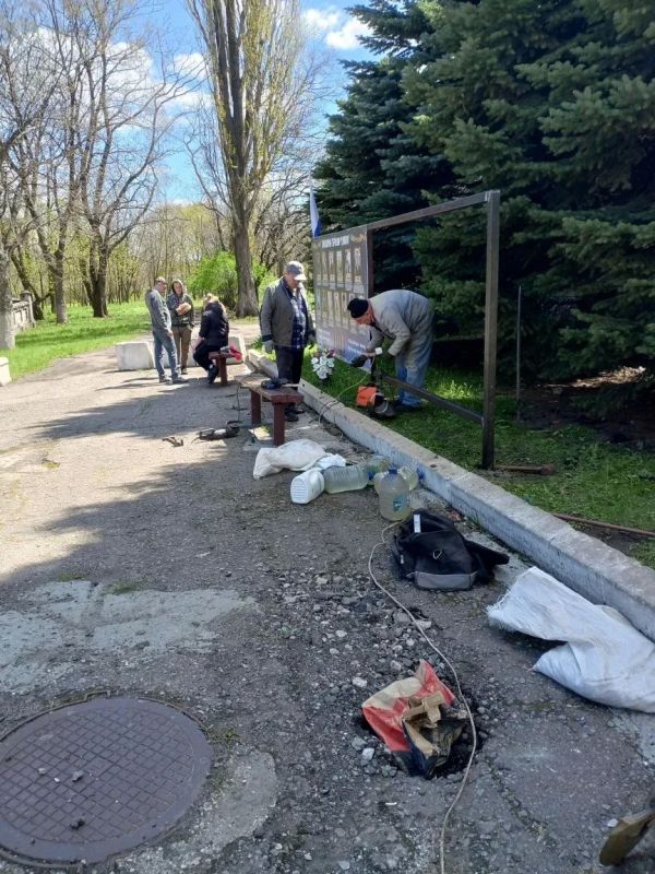 Искренне рад, что в нашем городе есть такие неравнодушные люди, как активисты ТОС «Надежда»! Это настоящий пример для всех нас Искренне рад, что в нашем городе есть такие неравнодушные люди, как активисты ТОС «Надежда»! Это настоящий пример для всех нас