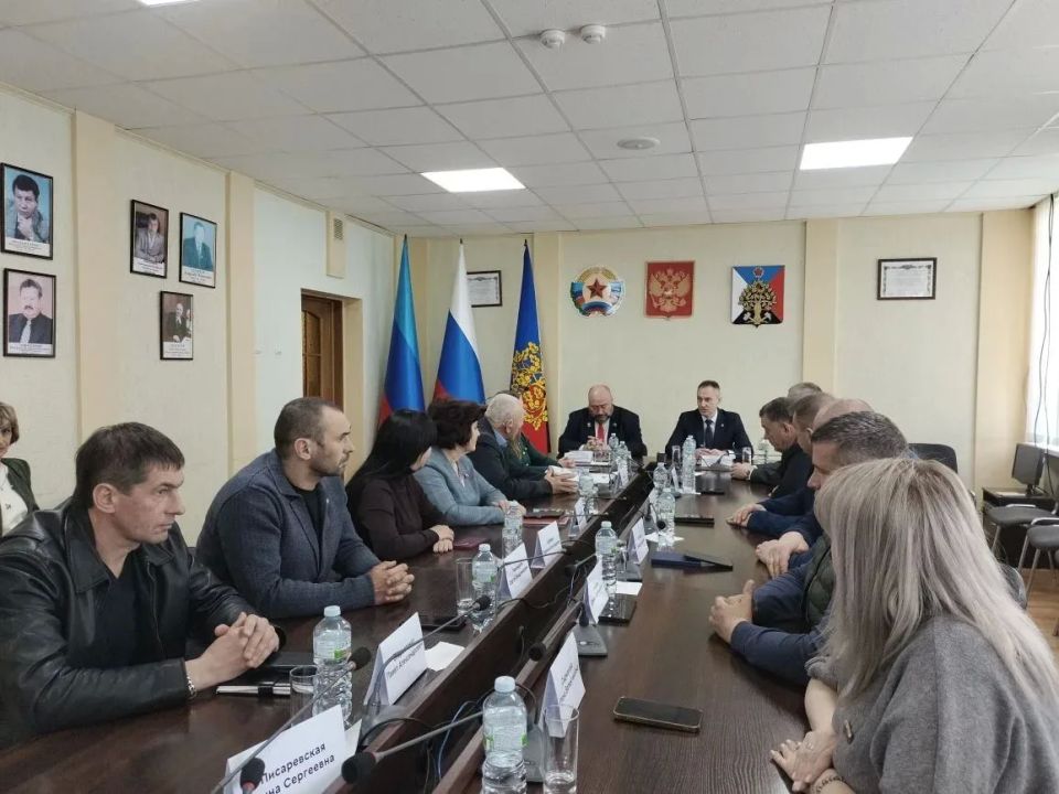 Сегодня в Администрации городского округа город Ровеньки заключено соглашение о партнерстве между представительными органами власти Сегодня в Администрации городского округа город Ровеньки заключено соглашение о партнерстве между представительными органами власти