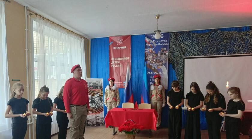 «Парта Героя» открылась в ровеньковской школе в честь выпускника Ивана Полякова, который погиб в ходе специальной военной операции «Парта Героя» открылась в ровеньковской школе в честь выпускника Ивана Полякова, который погиб в ходе специальной военной операции