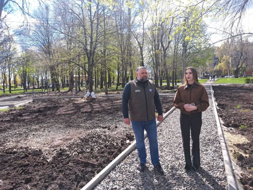 В Свердловске идет масштабная реконструкция сквера «Марс» по народной программе «Единой России» В Свердловске идет масштабная реконструкция сквера «Марс» по народной программе «Единой России»