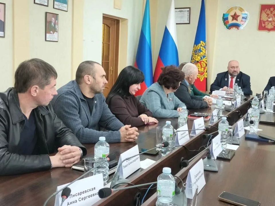 Сегодня в Администрации городского округа город Ровеньки заключено соглашение о партнерстве между представительными органами власти Сегодня в Администрации городского округа город Ровеньки заключено соглашение о партнерстве между представительными органами власти